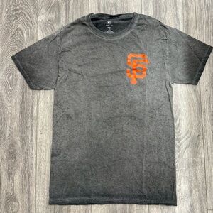 San Francisco Giants Gray and Orange Graphic T-Shirt Small